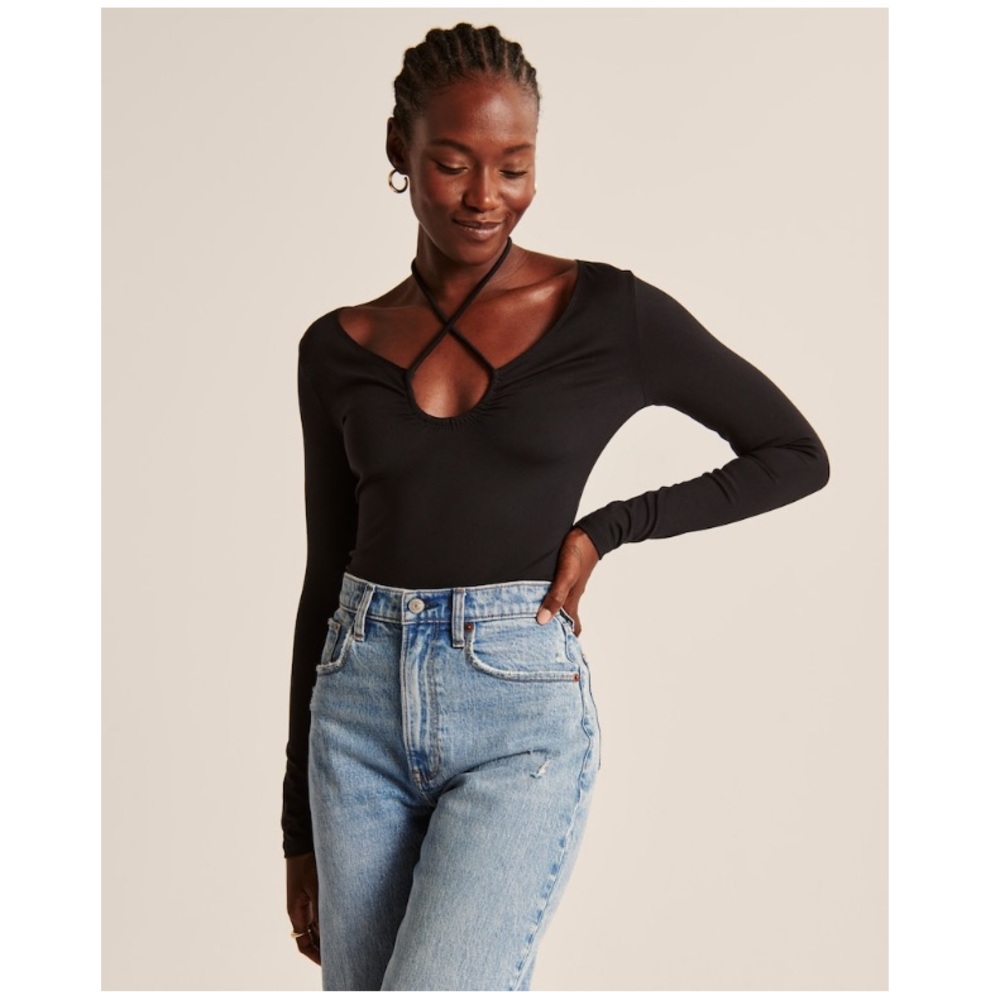 🆕 ☕️Abercrombie seamless long sleeve bodysuit with versatile tie detail